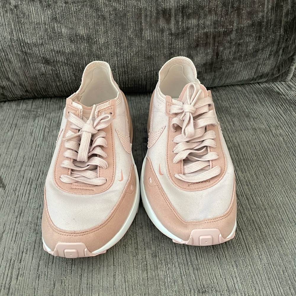 Very gently used Nike shoes. Was too small for me! Great stylish shoes.